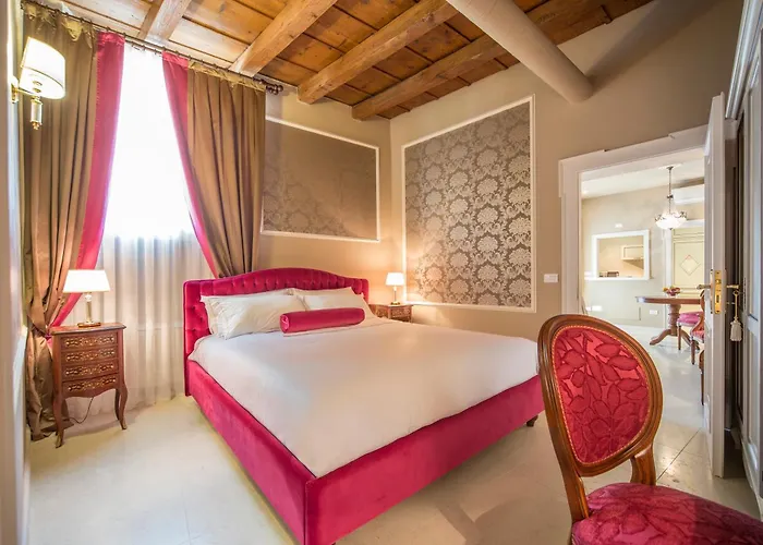 Lady Capulet Apartments